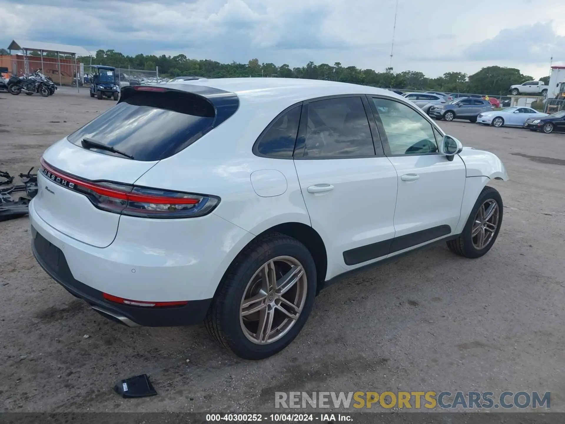 4 Photograph of a damaged car WP1AA2A58MLB17349 PORSCHE MACAN 2021