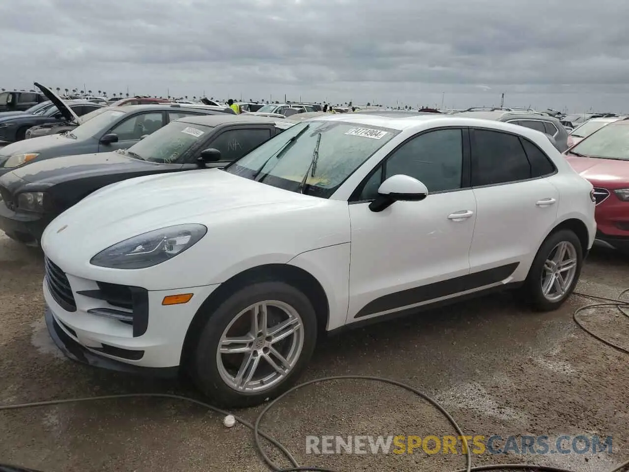 1 Photograph of a damaged car WP1AA2A59MLB01807 PORSCHE MACAN 2021