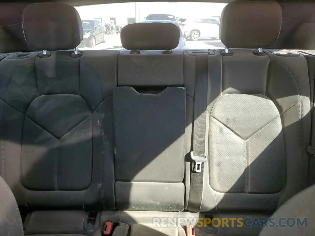 10 Photograph of a damaged car WP1AA2A59MLB05517 PORSCHE MACAN 2021