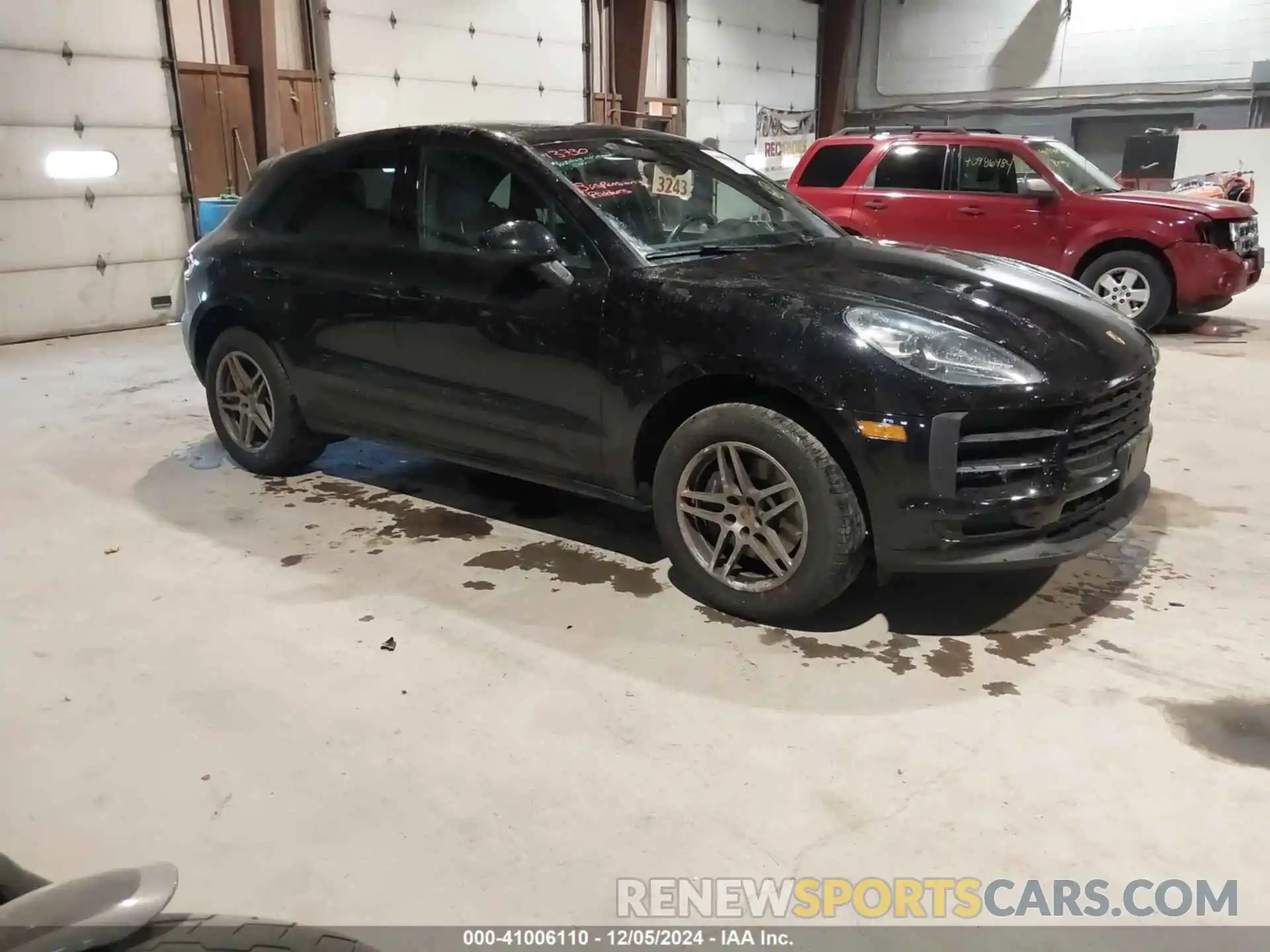 1 Photograph of a damaged car WP1AA2A59MLB11415 PORSCHE MACAN 2021