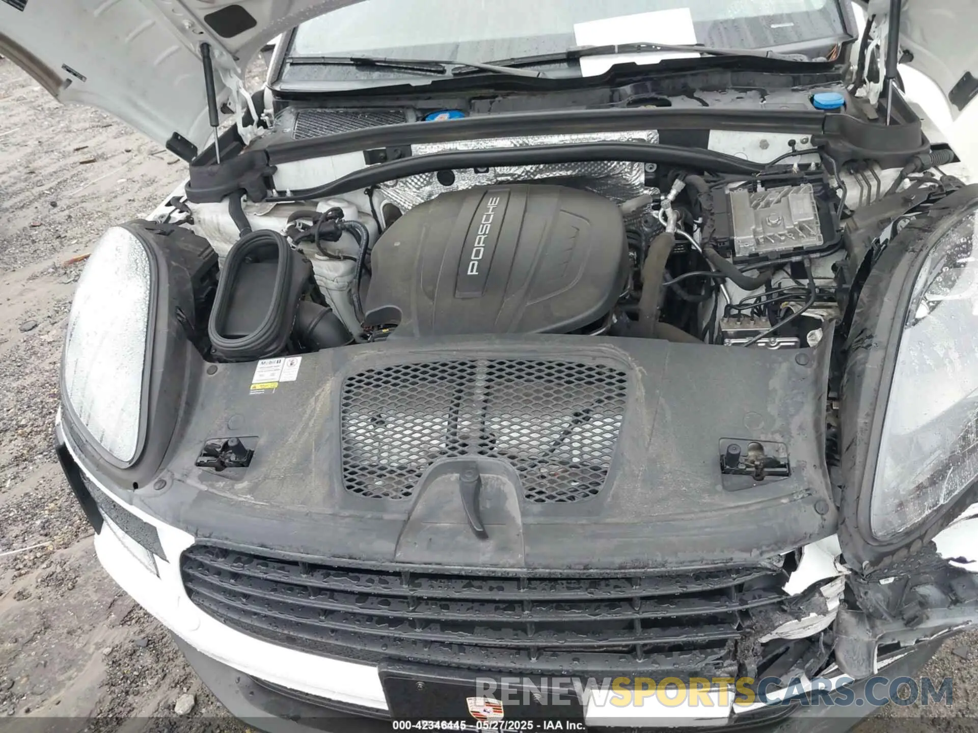 10 Photograph of a damaged car WP1AA2A5XMLB16221 PORSCHE MACAN 2021