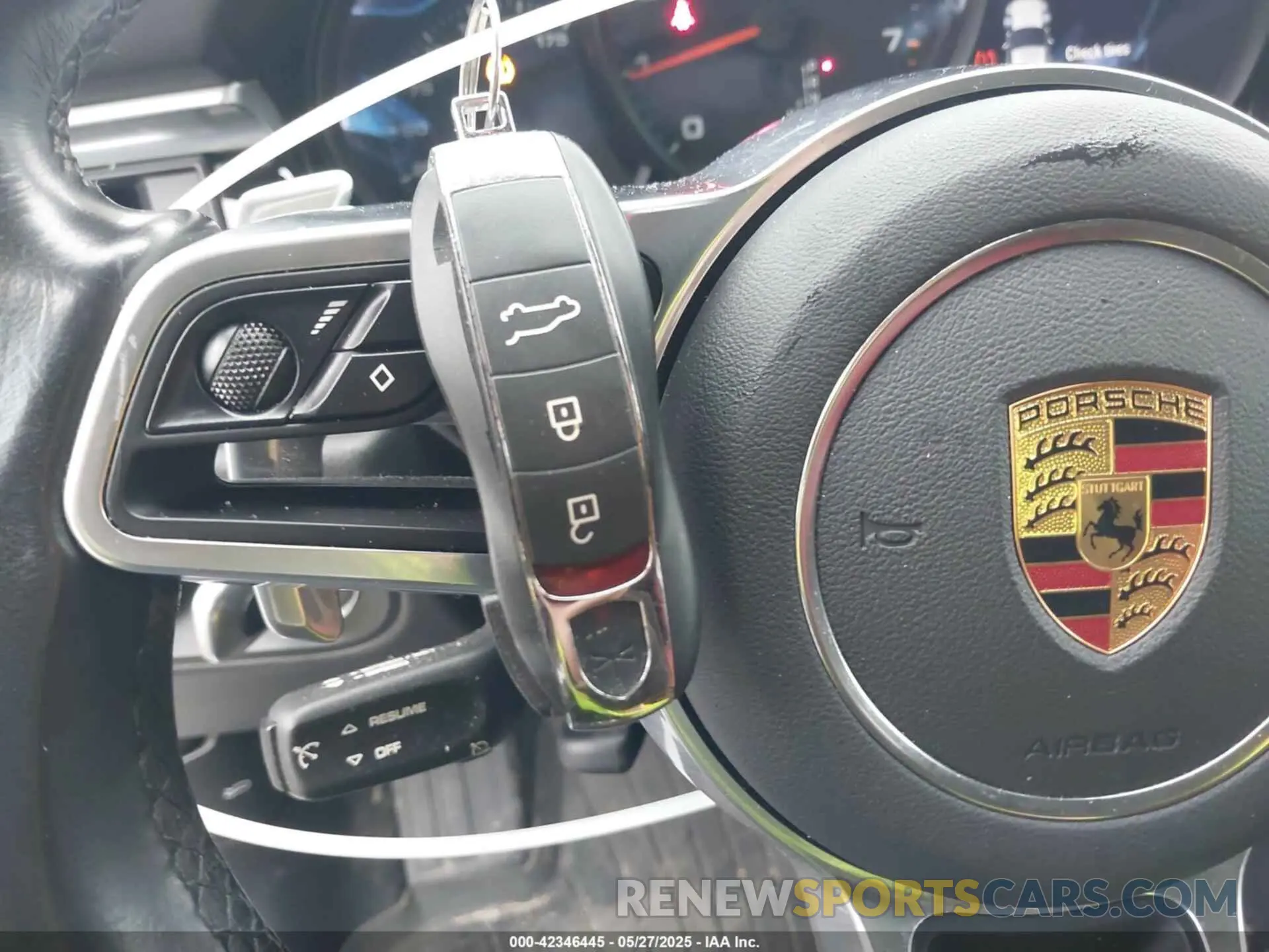11 Photograph of a damaged car WP1AA2A5XMLB16221 PORSCHE MACAN 2021