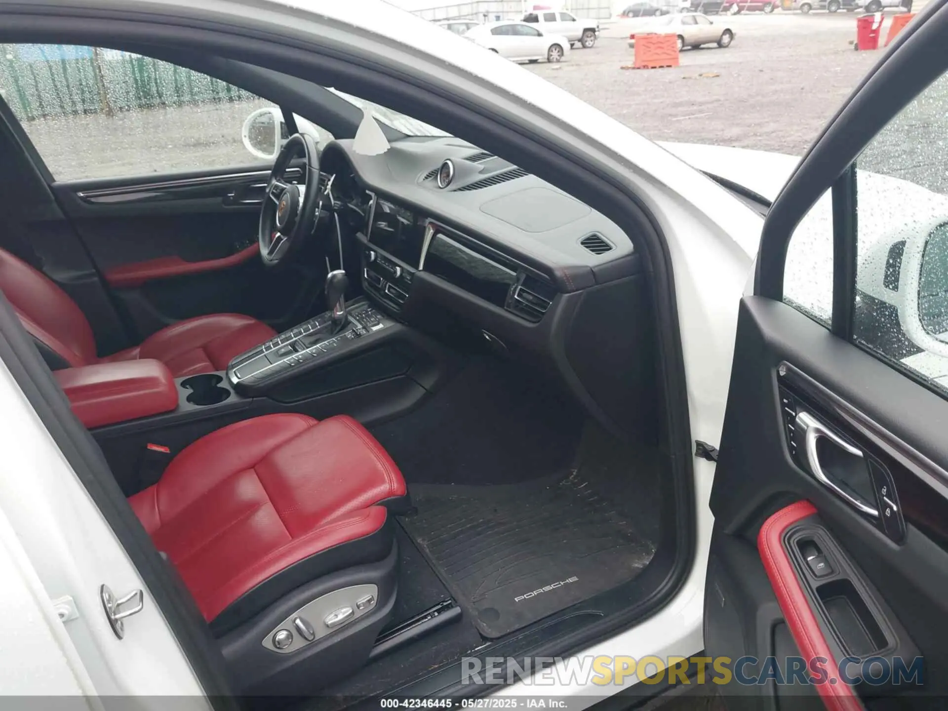 5 Photograph of a damaged car WP1AA2A5XMLB16221 PORSCHE MACAN 2021