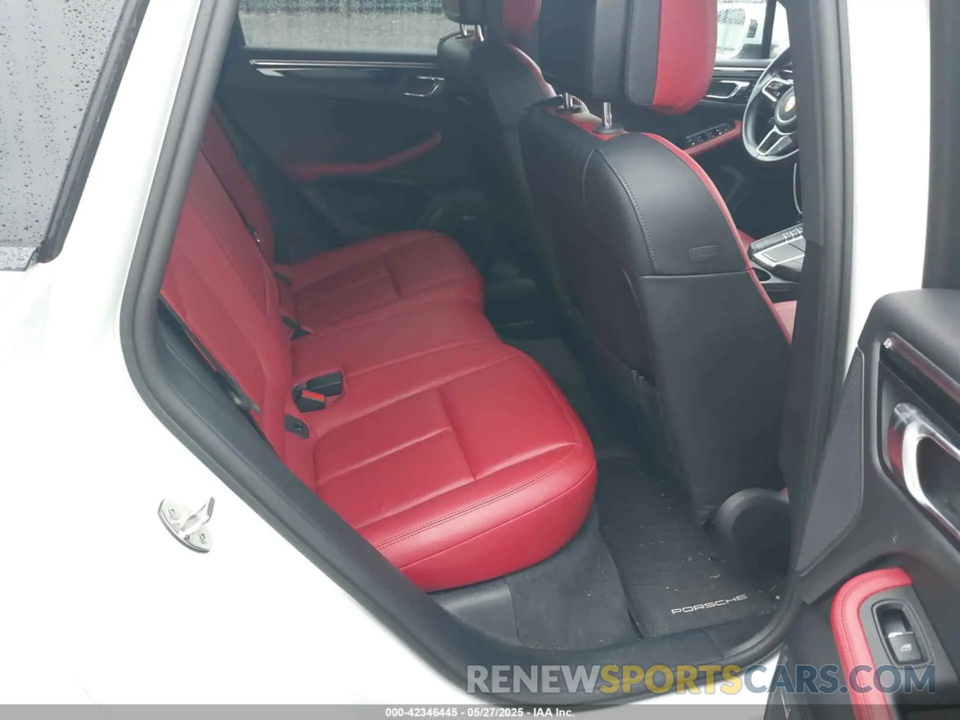 8 Photograph of a damaged car WP1AA2A5XMLB16221 PORSCHE MACAN 2021