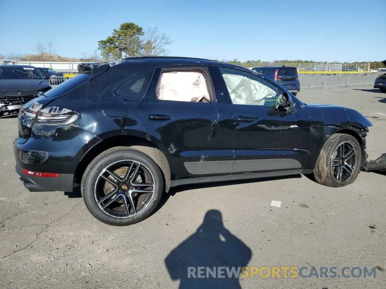 3 Photograph of a damaged car WP1AB2A50MLB37009 PORSCHE MACAN 2021