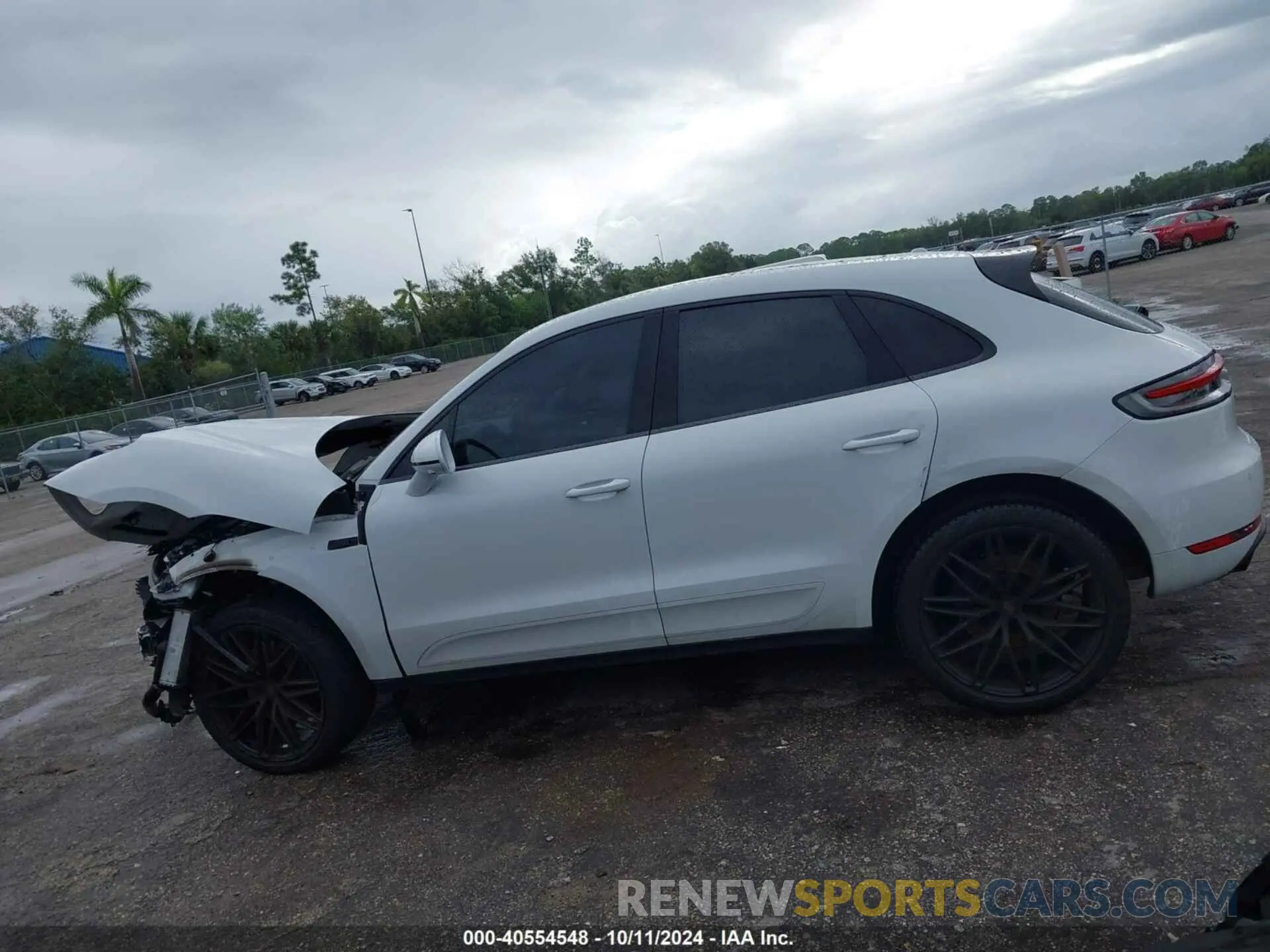 14 Photograph of a damaged car WP1AB2A51MLB30263 PORSCHE MACAN 2021