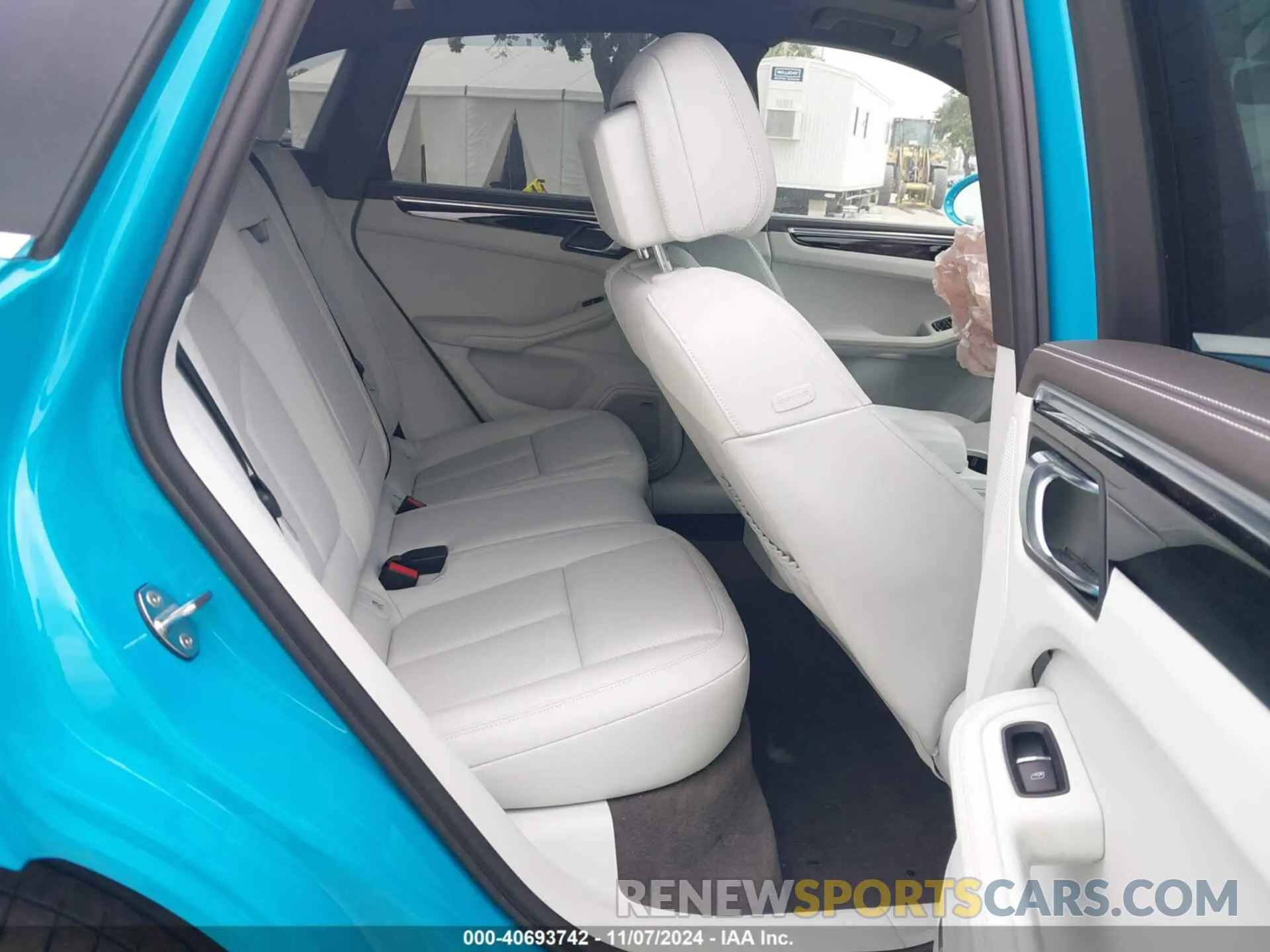8 Photograph of a damaged car WP1AB2A51MLB37164 PORSCHE MACAN 2021