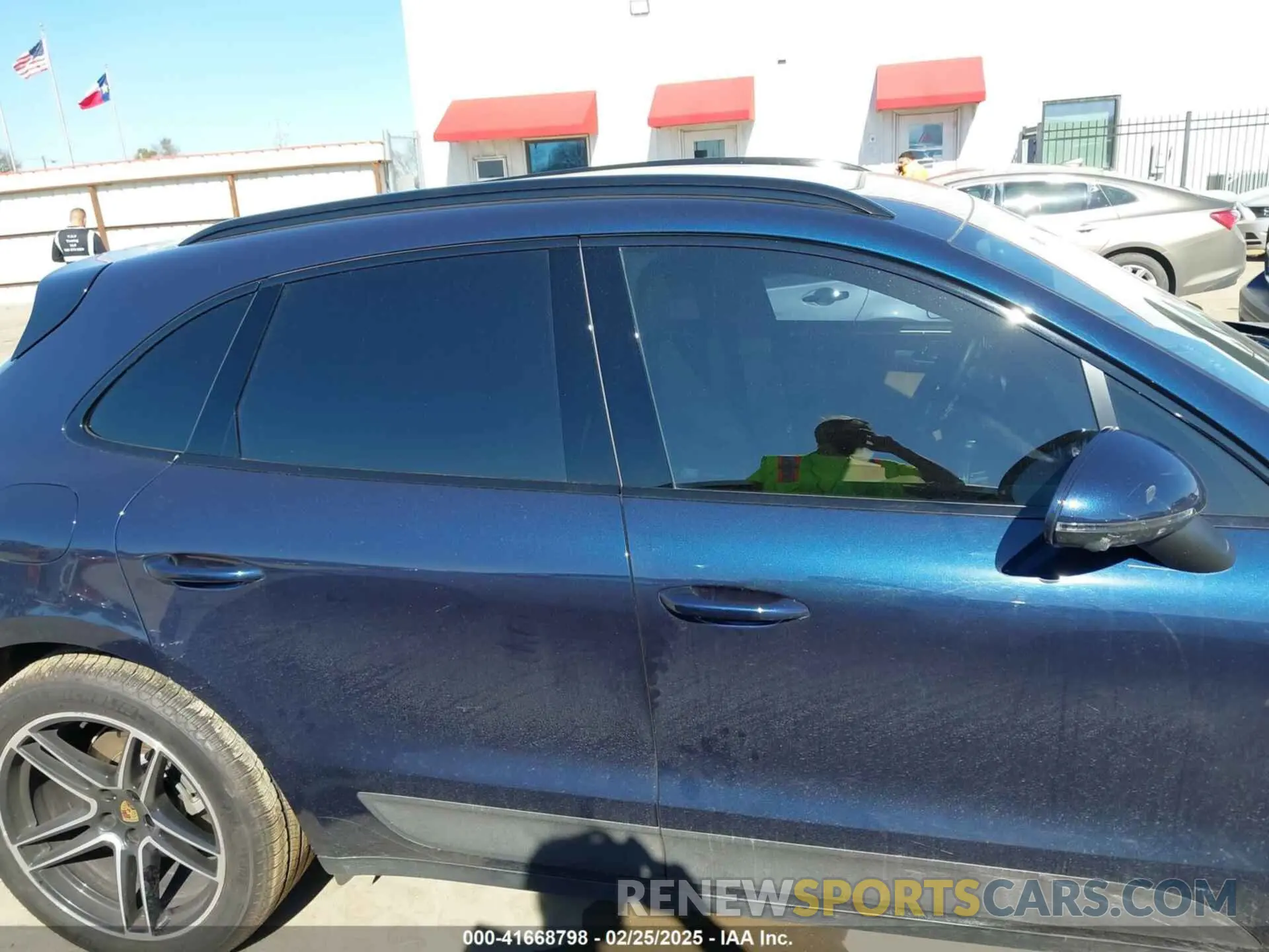 13 Photograph of a damaged car WP1AB2A53MLB38137 PORSCHE MACAN 2021