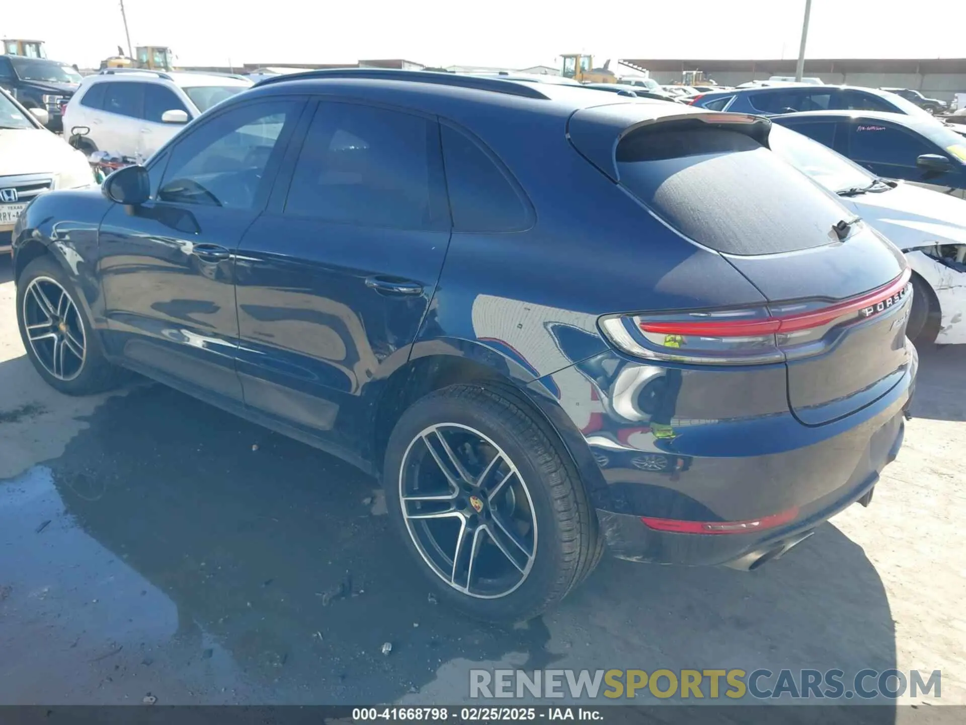 3 Photograph of a damaged car WP1AB2A53MLB38137 PORSCHE MACAN 2021