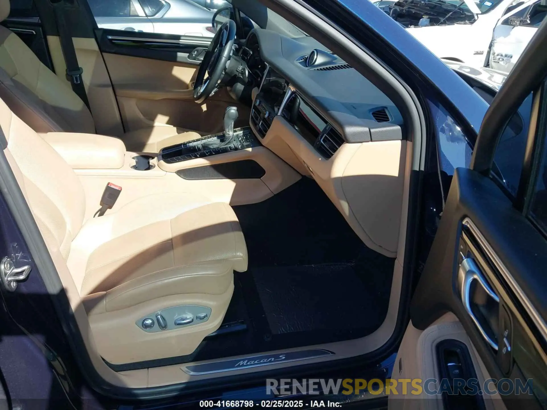 5 Photograph of a damaged car WP1AB2A53MLB38137 PORSCHE MACAN 2021