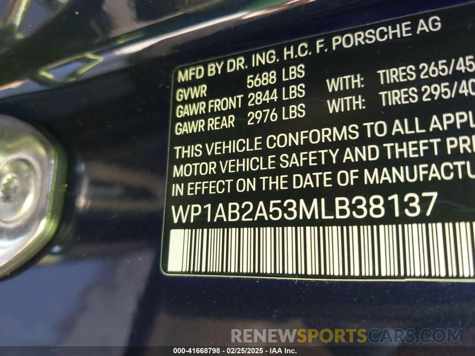 9 Photograph of a damaged car WP1AB2A53MLB38137 PORSCHE MACAN 2021