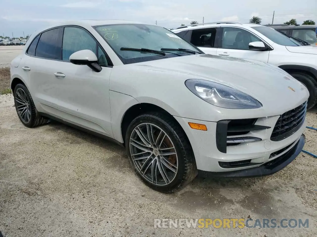 4 Photograph of a damaged car WP1AB2A54MLB34310 PORSCHE MACAN 2021