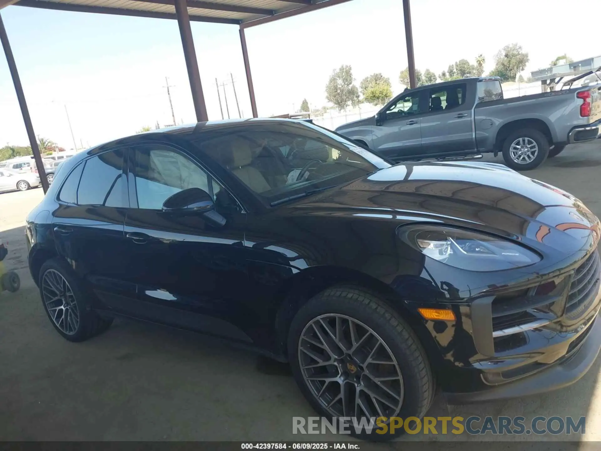 14 Photograph of a damaged car WP1AB2A54MLB37840 PORSCHE MACAN 2021