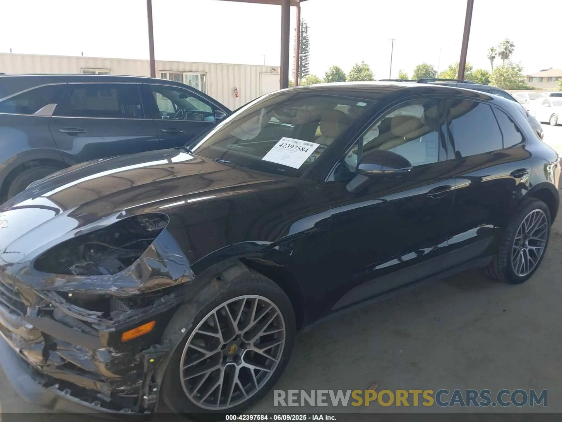 15 Photograph of a damaged car WP1AB2A54MLB37840 PORSCHE MACAN 2021