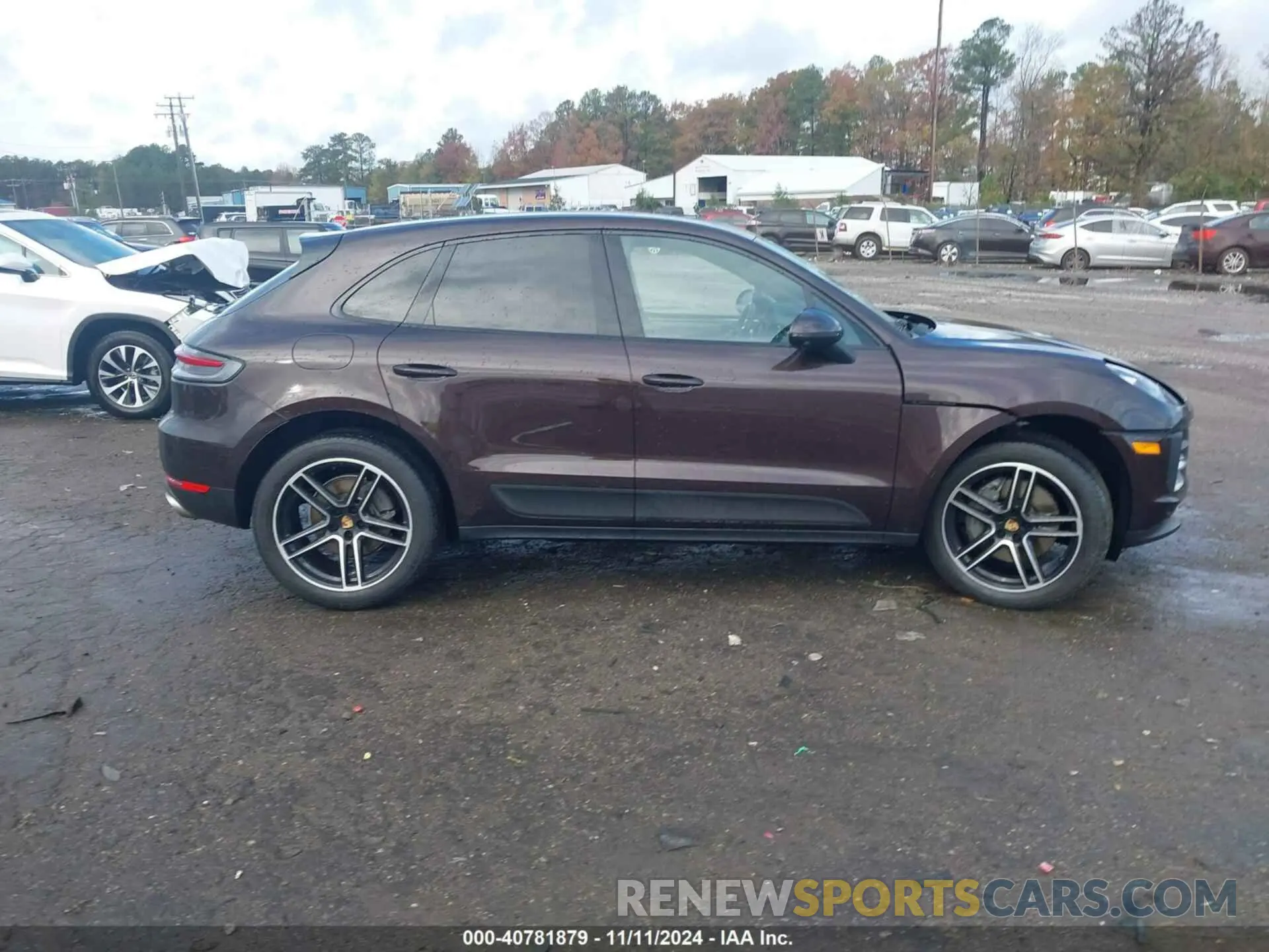 13 Photograph of a damaged car WP1AB2A55MLB32520 PORSCHE MACAN 2021