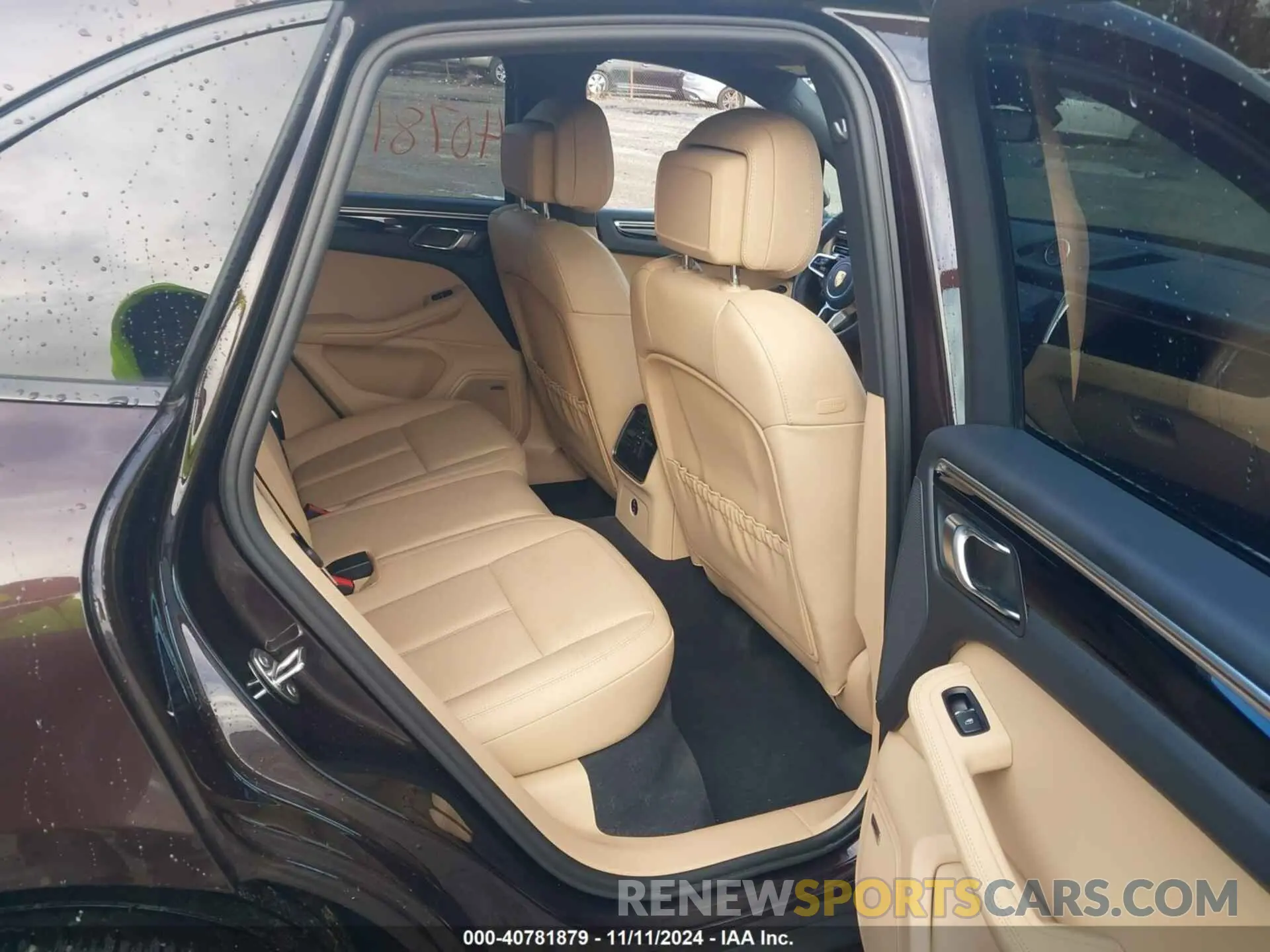 8 Photograph of a damaged car WP1AB2A55MLB32520 PORSCHE MACAN 2021