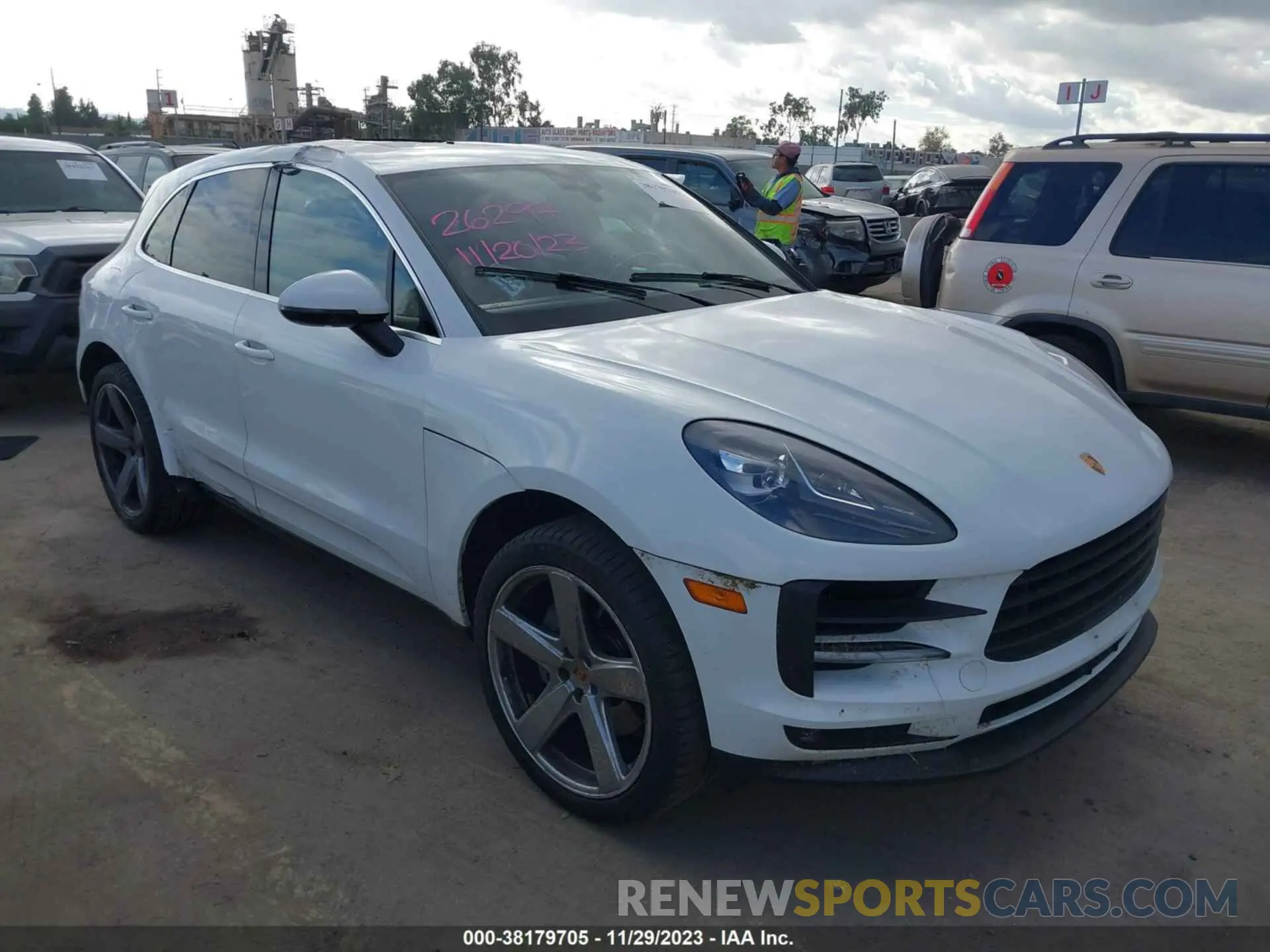 1 Photograph of a damaged car WP1AB2A55MLB36986 PORSCHE MACAN 2021