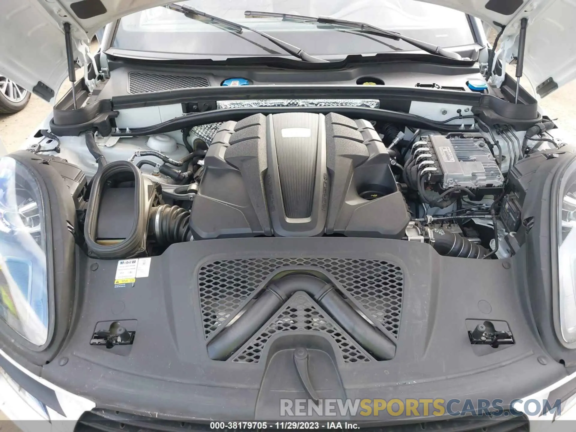 10 Photograph of a damaged car WP1AB2A55MLB36986 PORSCHE MACAN 2021