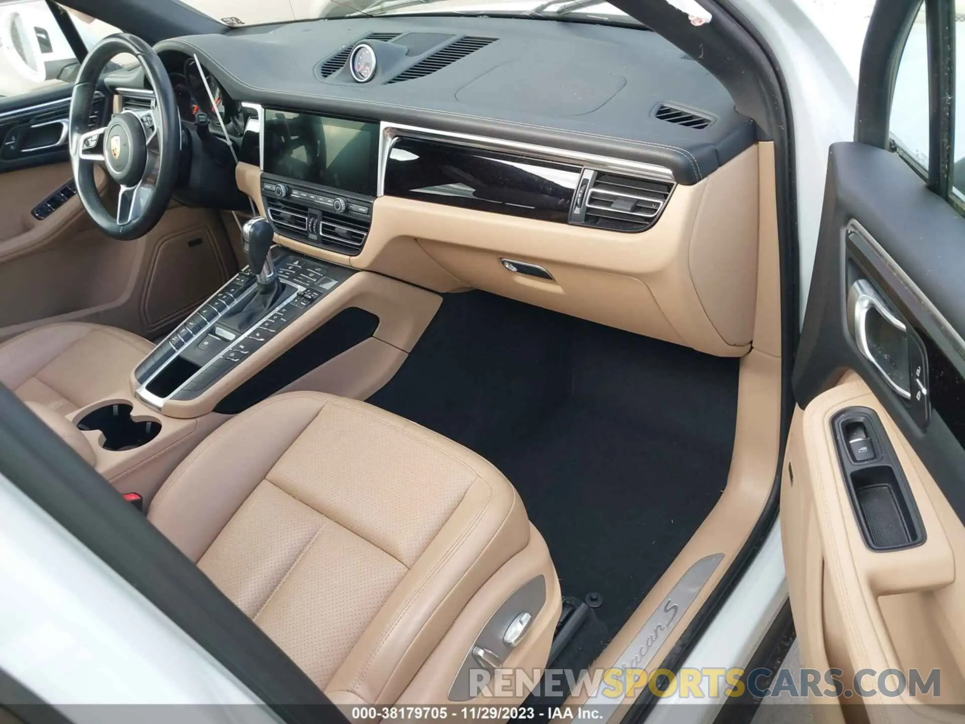 5 Photograph of a damaged car WP1AB2A55MLB36986 PORSCHE MACAN 2021