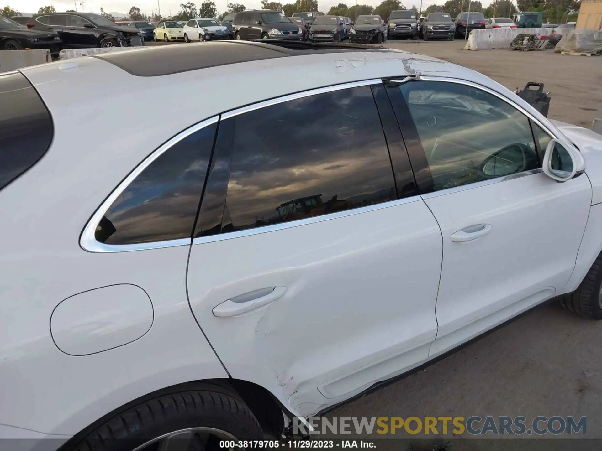 6 Photograph of a damaged car WP1AB2A55MLB36986 PORSCHE MACAN 2021