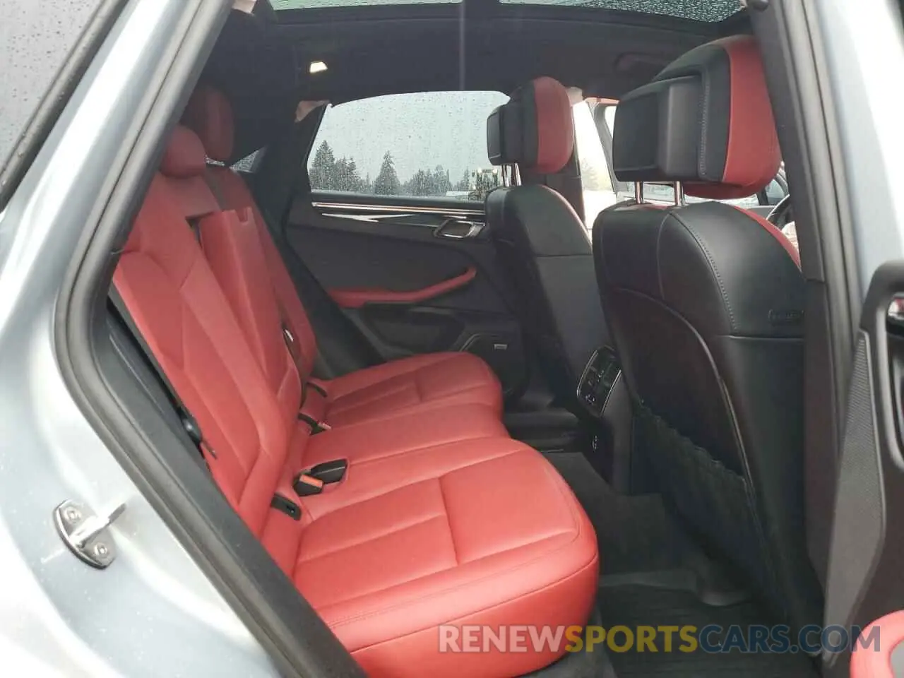 11 Photograph of a damaged car WP1AB2A57MLB35290 PORSCHE MACAN 2021