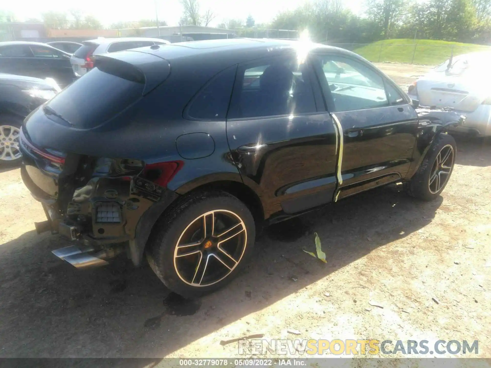 4 Photograph of a damaged car WP1AB2A59MLB30852 PORSCHE MACAN 2021