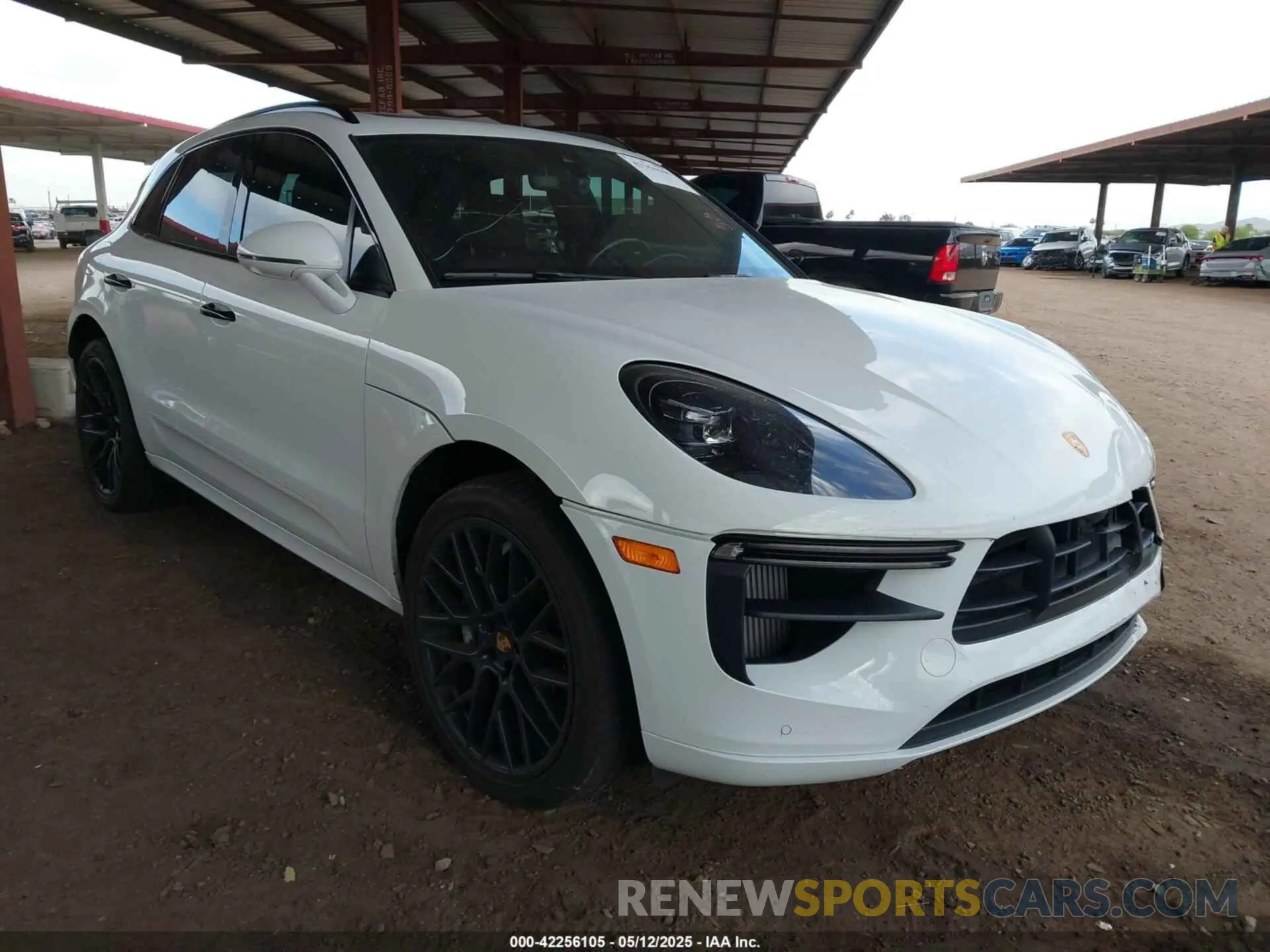 1 Photograph of a damaged car WP1AF2A51MLB60822 PORSCHE MACAN 2021