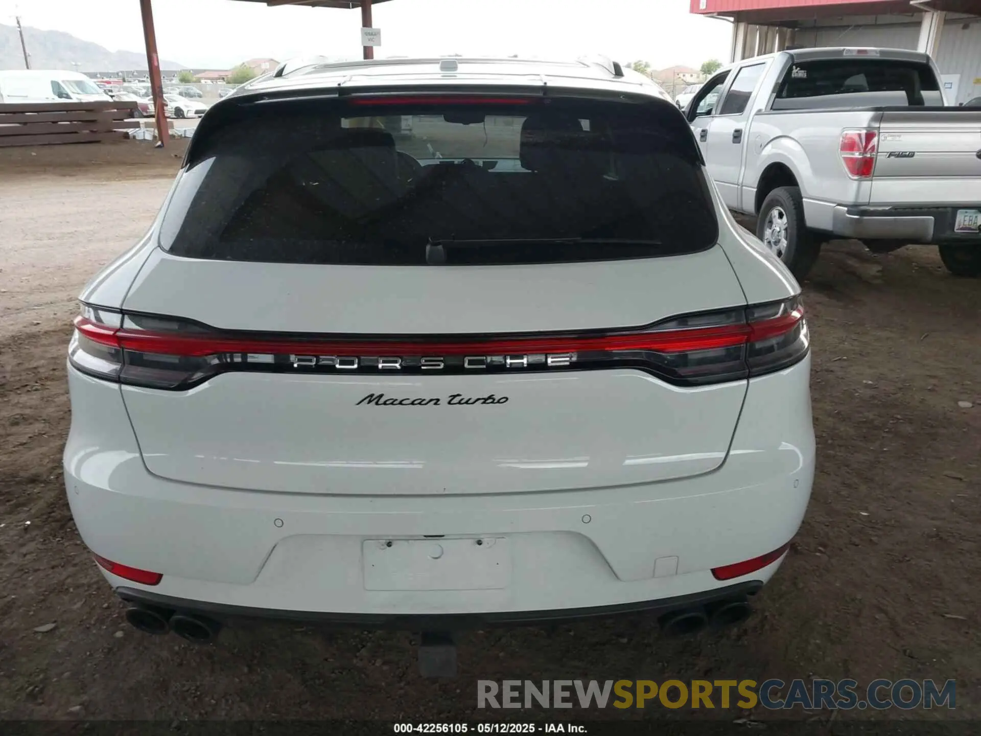 16 Photograph of a damaged car WP1AF2A51MLB60822 PORSCHE MACAN 2021