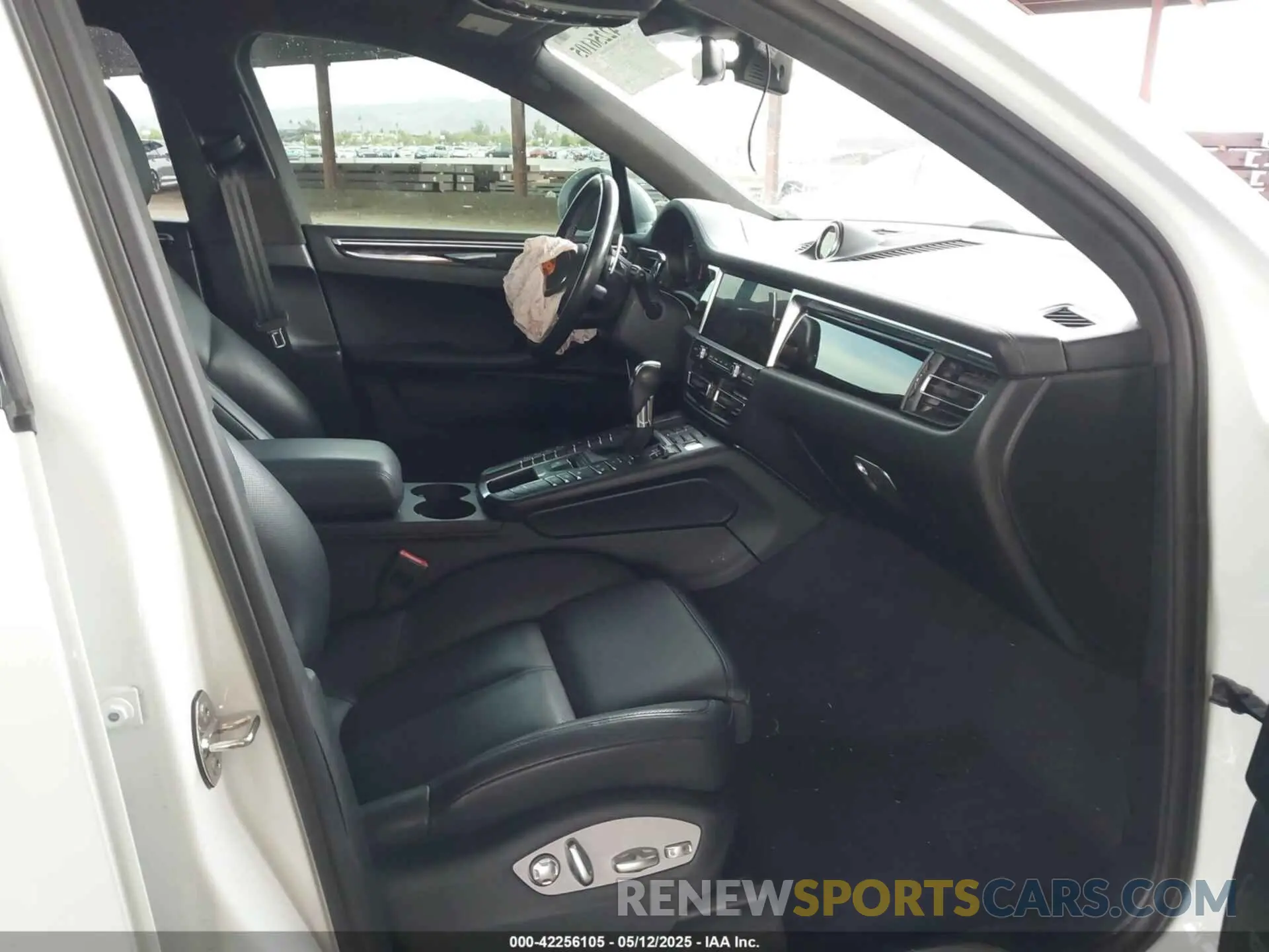 5 Photograph of a damaged car WP1AF2A51MLB60822 PORSCHE MACAN 2021