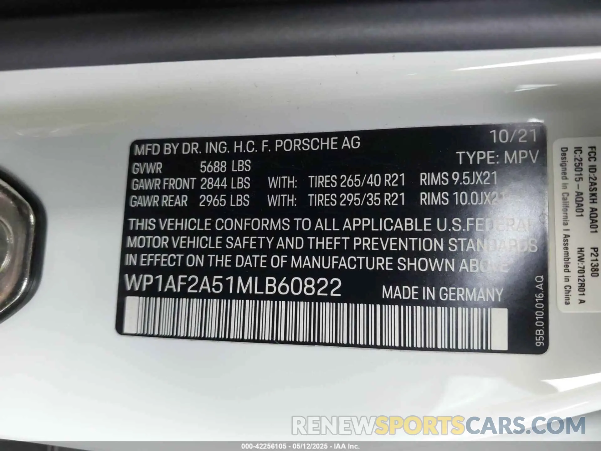 9 Photograph of a damaged car WP1AF2A51MLB60822 PORSCHE MACAN 2021