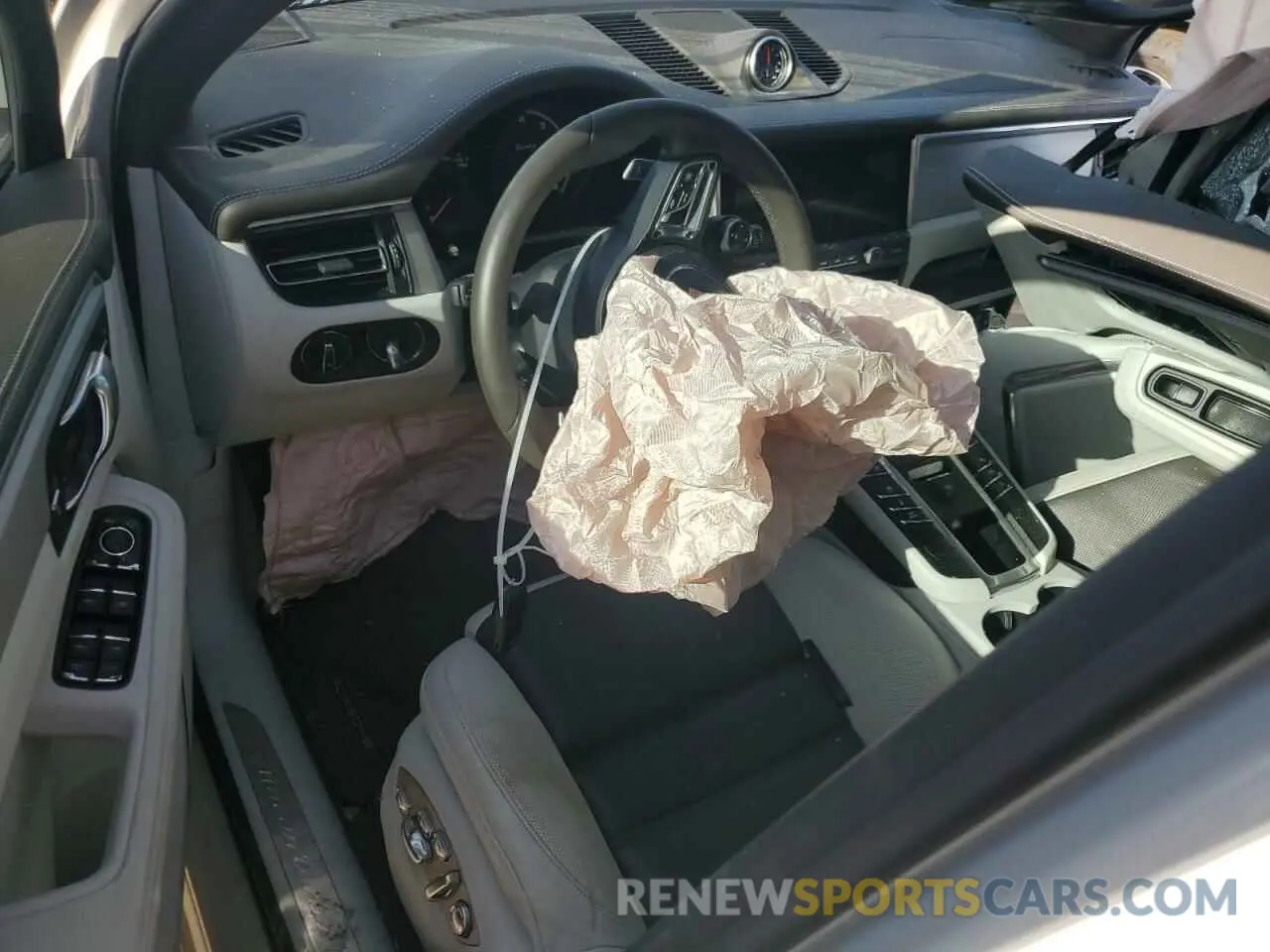 8 Photograph of a damaged car WP1AF2A54MLB60829 PORSCHE MACAN 2021