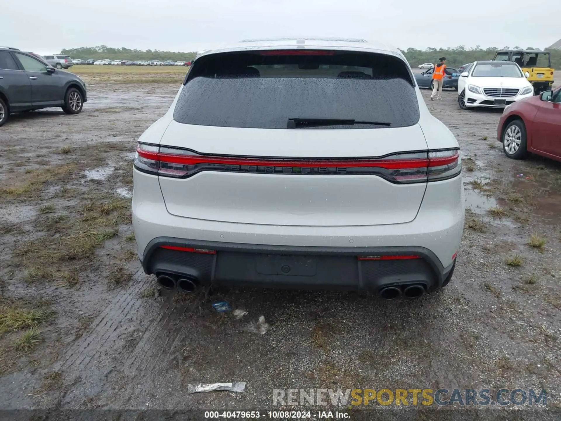 16 Photograph of a damaged car WP1AA2A51NLB09823 PORSCHE MACAN 2022