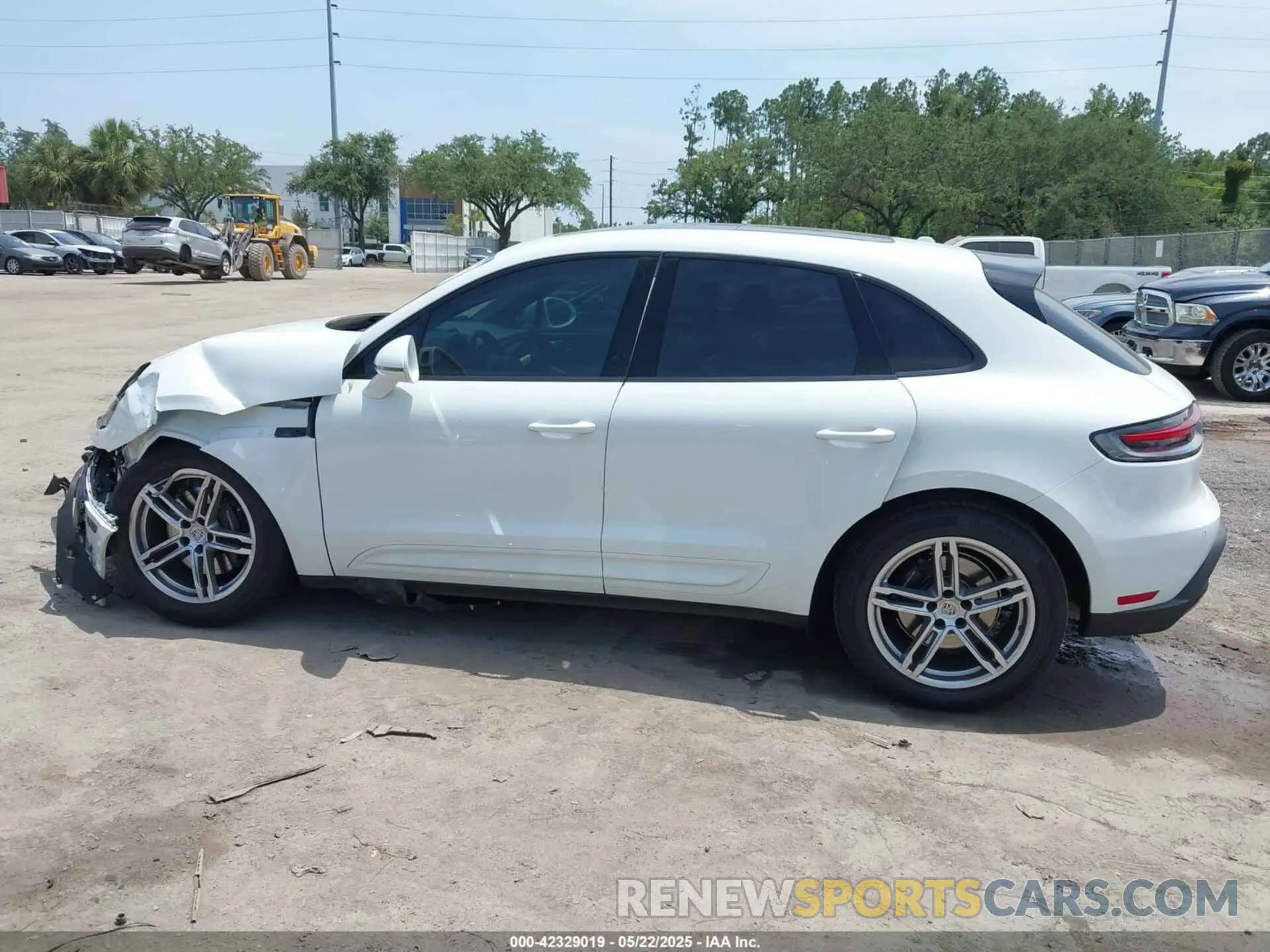 14 Photograph of a damaged car WP1AA2A54NLB07869 PORSCHE MACAN 2022