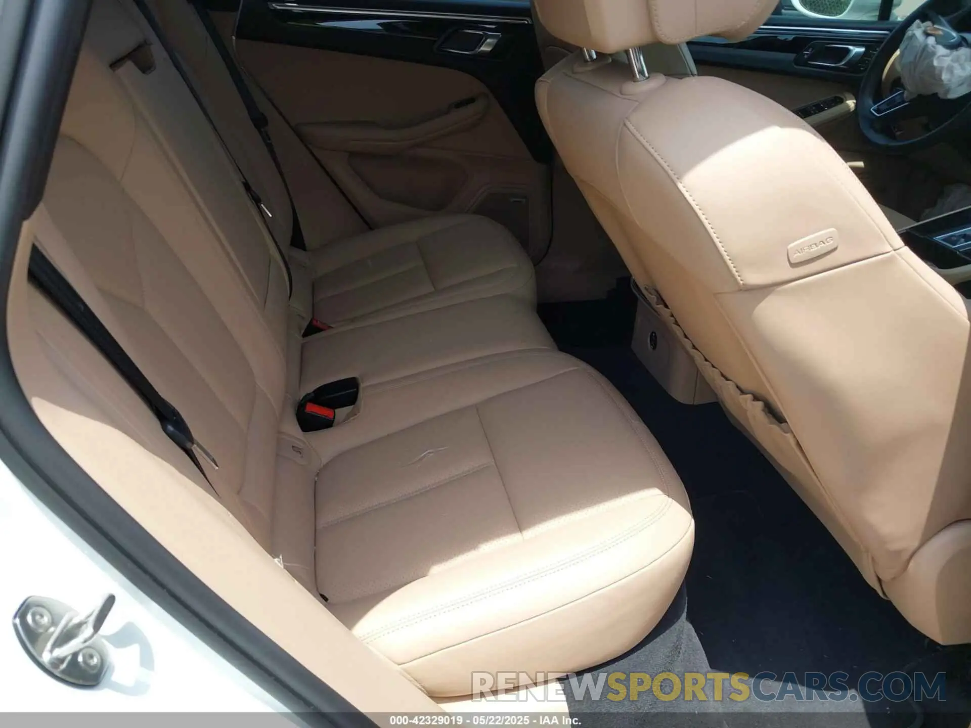 8 Photograph of a damaged car WP1AA2A54NLB07869 PORSCHE MACAN 2022