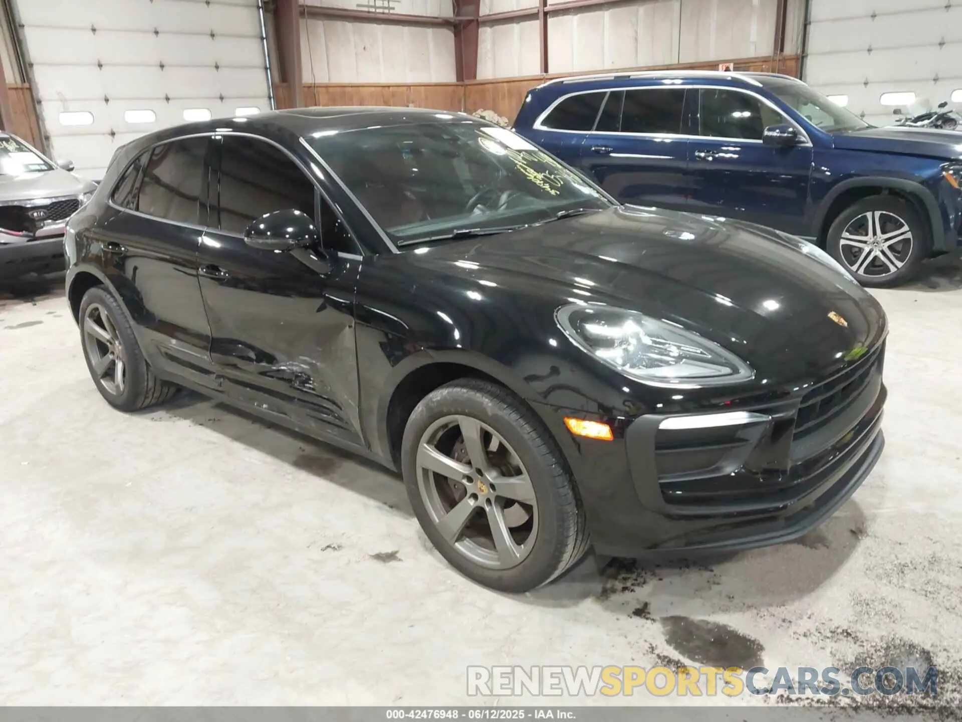 1 Photograph of a damaged car WP1AA2A54NLB11338 PORSCHE MACAN 2022