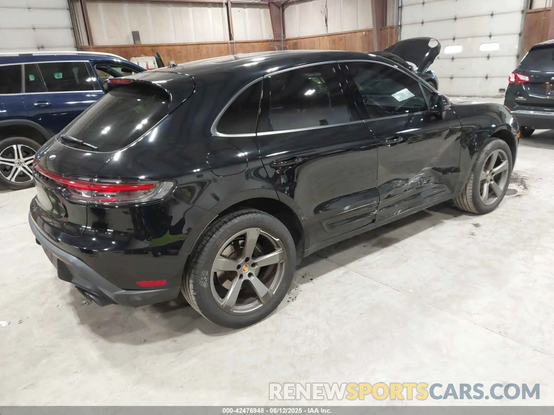 4 Photograph of a damaged car WP1AA2A54NLB11338 PORSCHE MACAN 2022