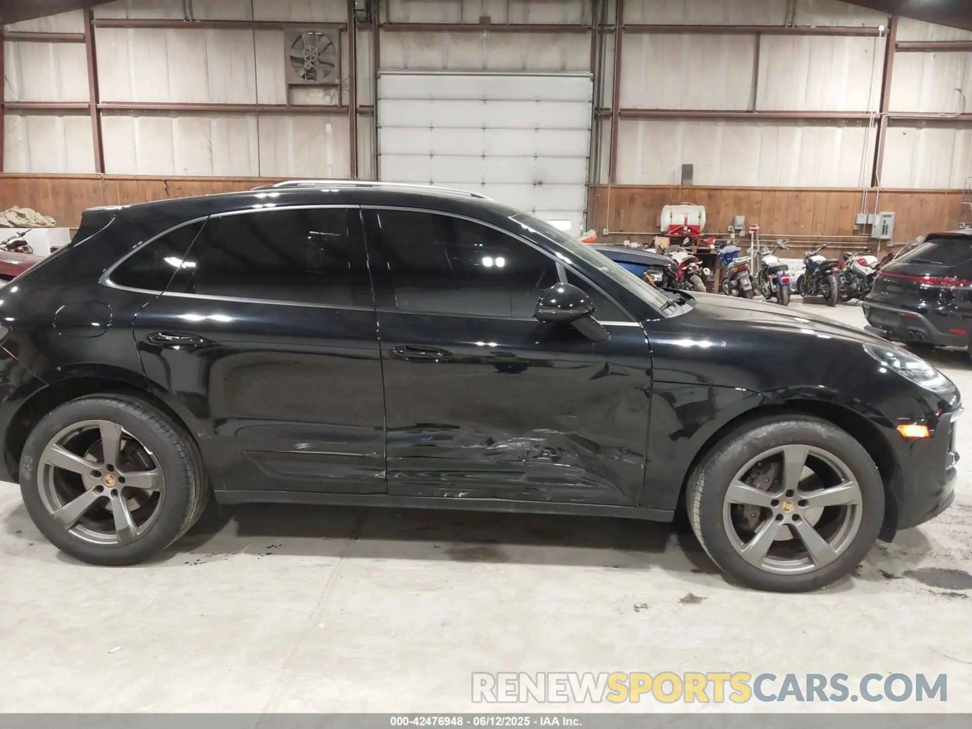 6 Photograph of a damaged car WP1AA2A54NLB11338 PORSCHE MACAN 2022