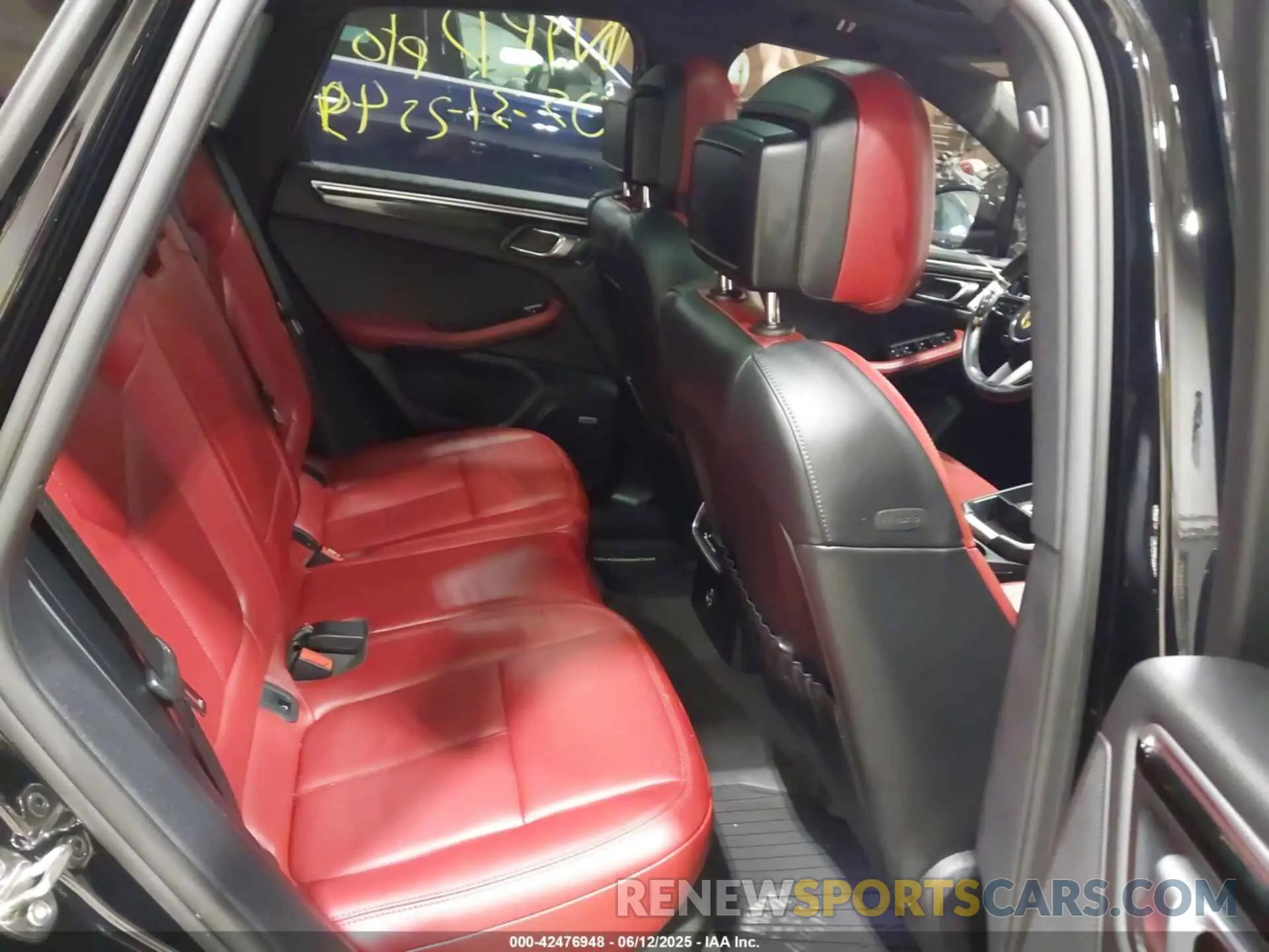 8 Photograph of a damaged car WP1AA2A54NLB11338 PORSCHE MACAN 2022