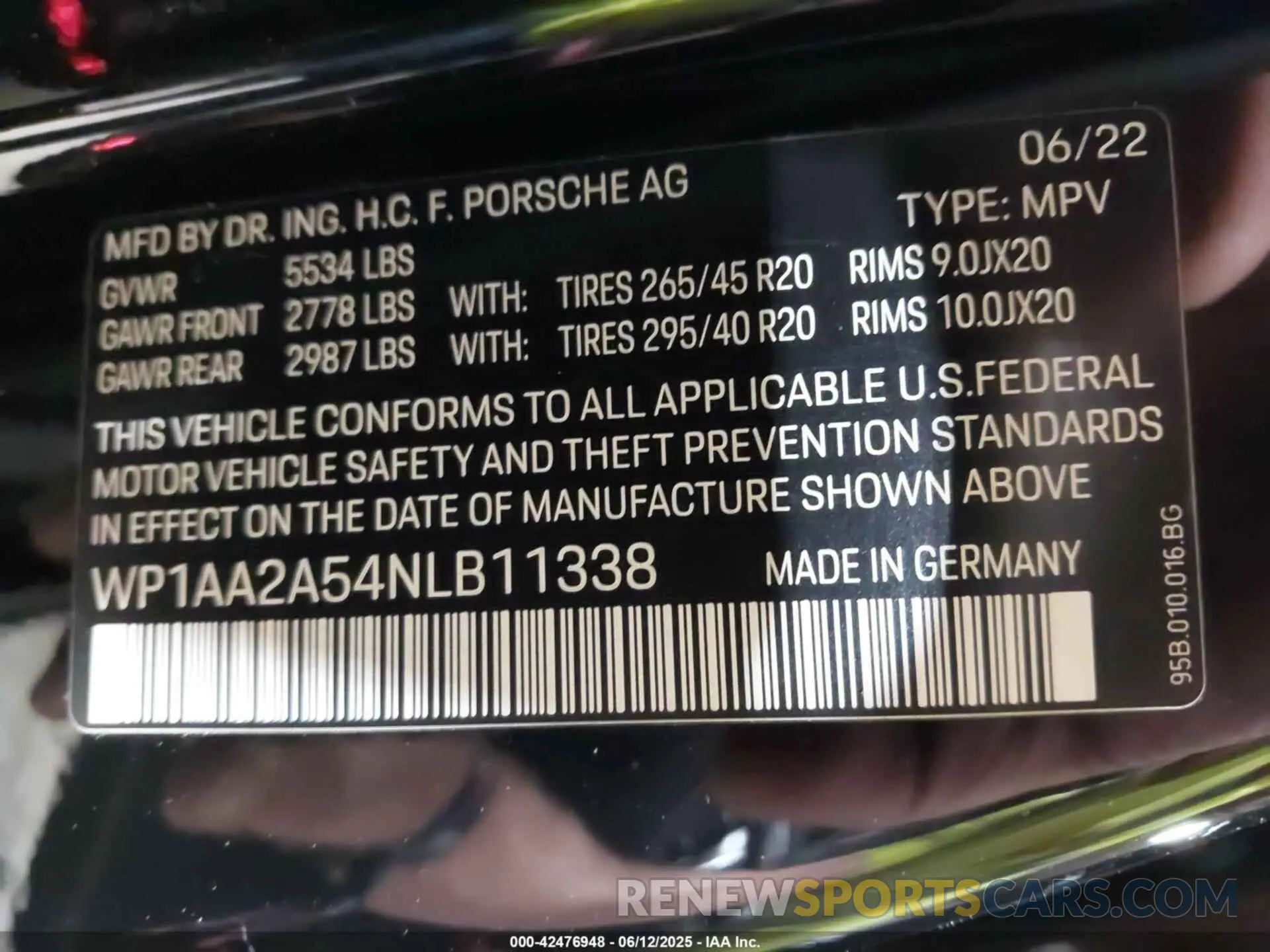 9 Photograph of a damaged car WP1AA2A54NLB11338 PORSCHE MACAN 2022