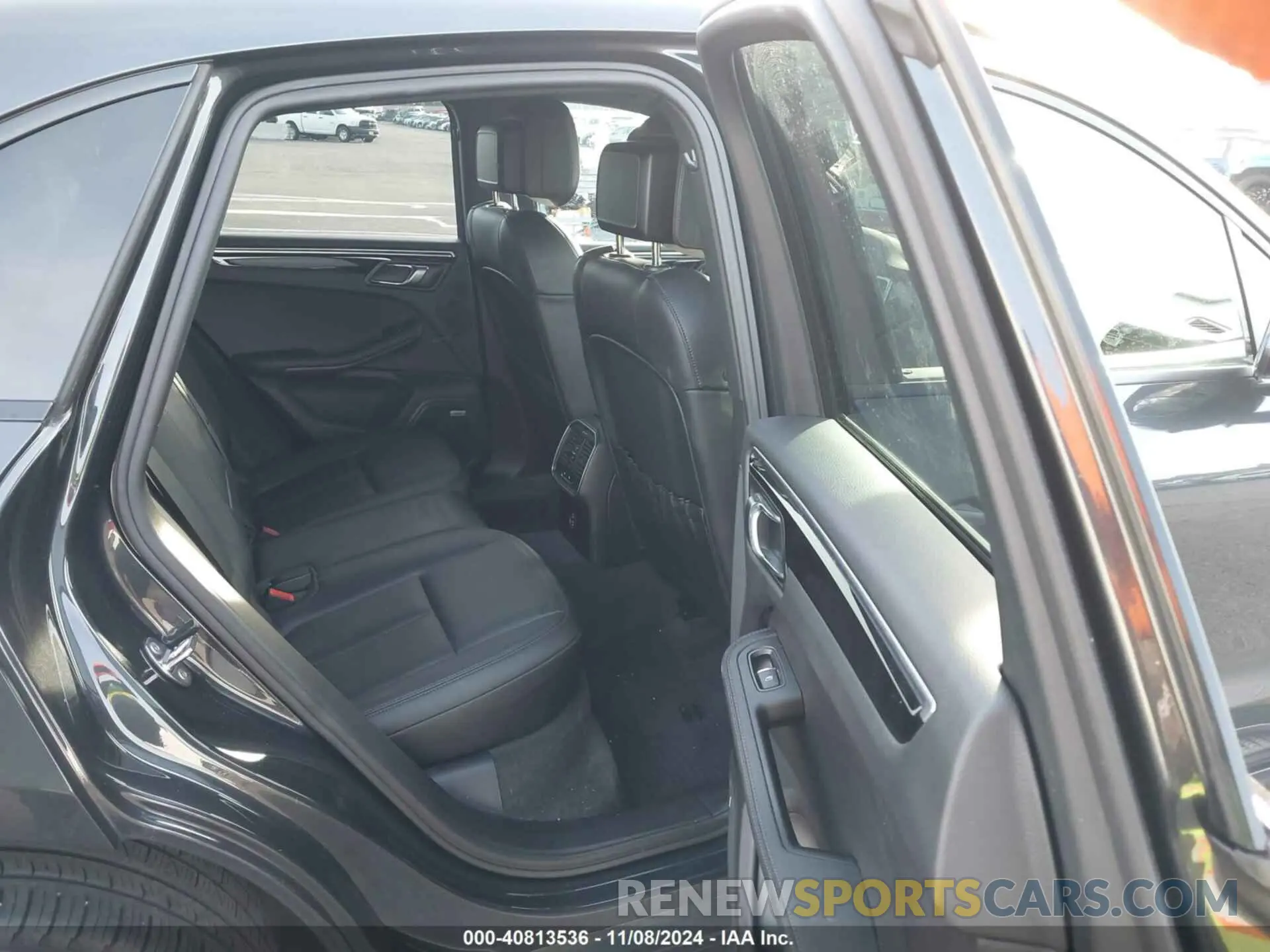 8 Photograph of a damaged car WP1AA2A55NLB07718 PORSCHE MACAN 2022