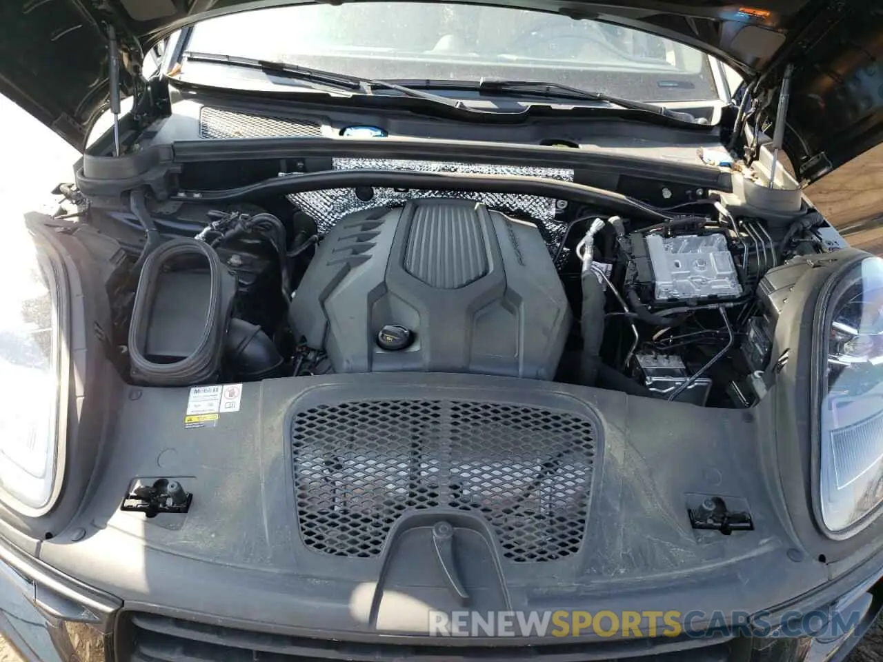 11 Photograph of a damaged car WP1AA2A55NLB10358 PORSCHE MACAN 2022