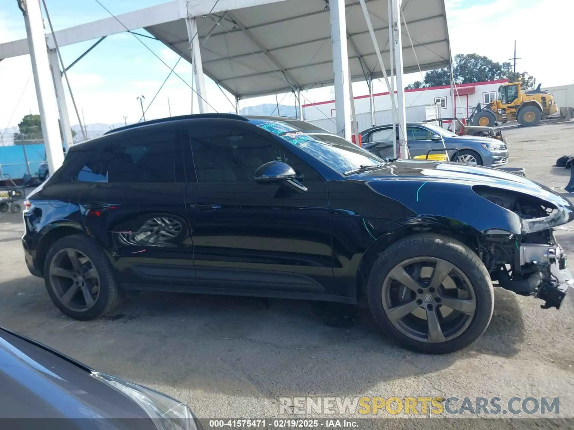 14 Photograph of a damaged car WP1AA2A56NLB01345 PORSCHE MACAN 2022