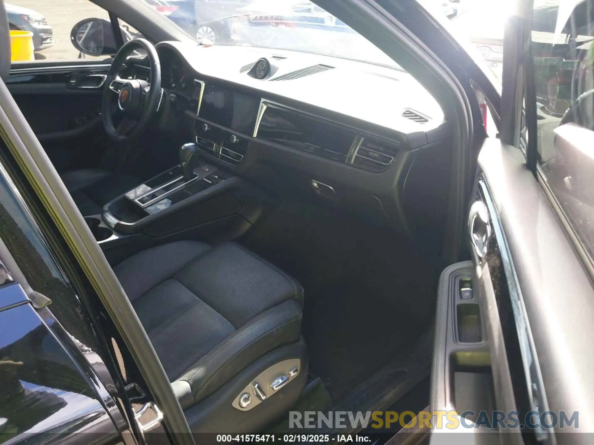 5 Photograph of a damaged car WP1AA2A56NLB01345 PORSCHE MACAN 2022