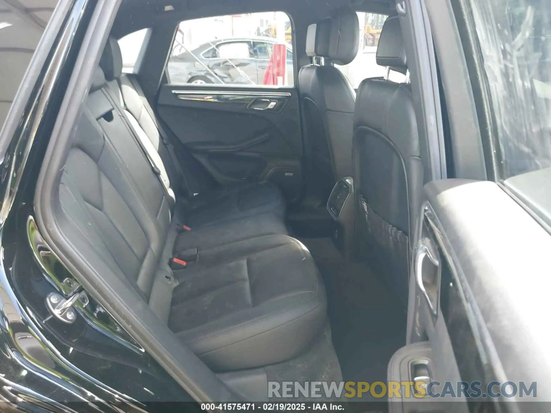 8 Photograph of a damaged car WP1AA2A56NLB01345 PORSCHE MACAN 2022