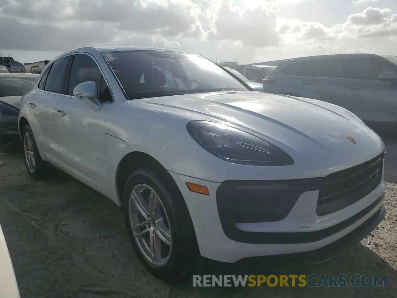 4 Photograph of a damaged car WP1AA2A56NLB08909 PORSCHE MACAN 2022