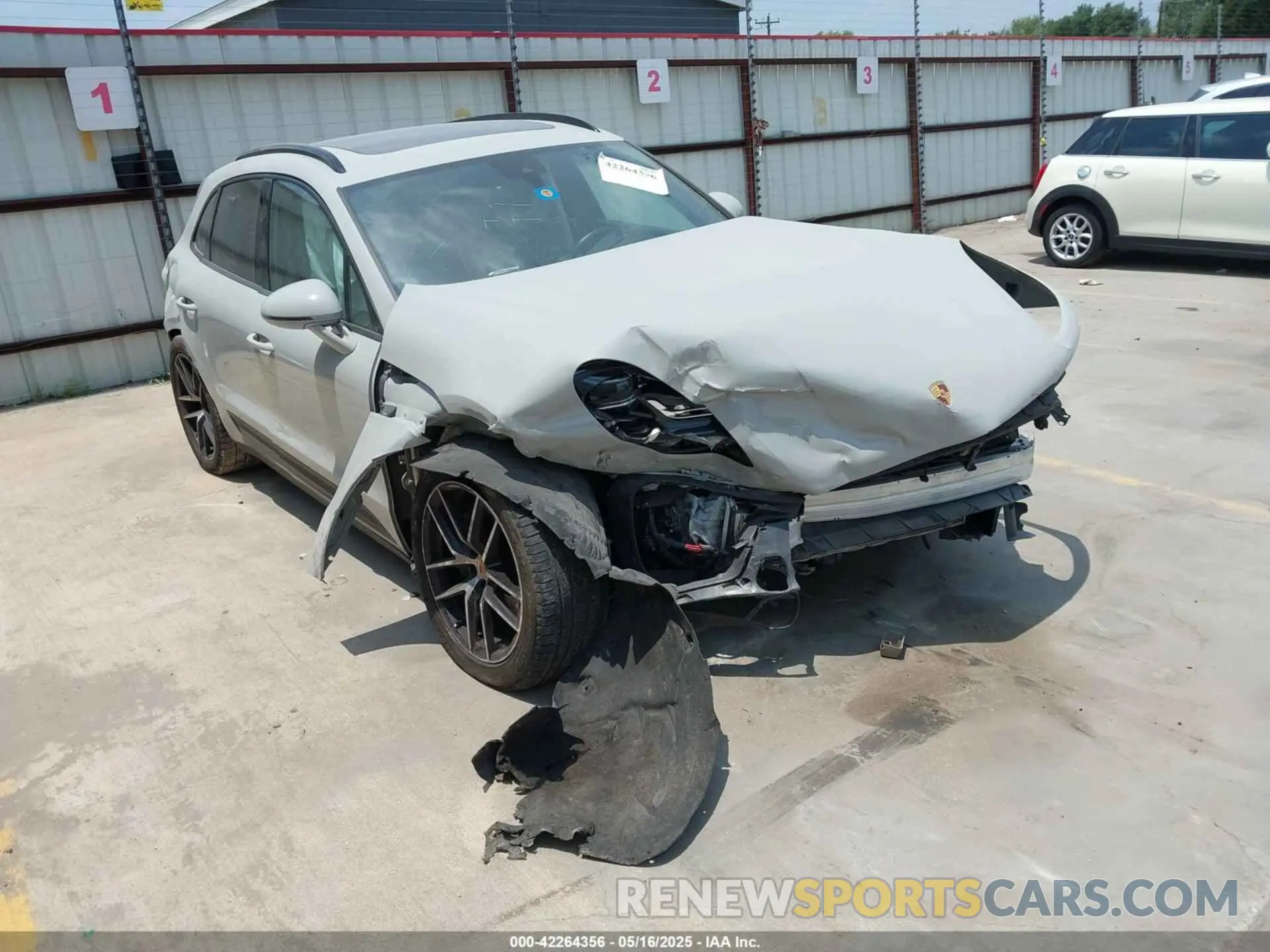 1 Photograph of a damaged car WP1AA2A56NLB11535 PORSCHE MACAN 2022