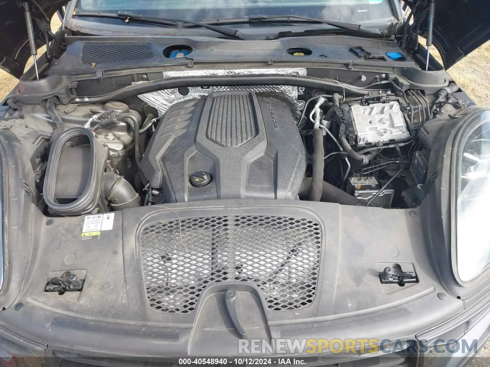 10 Photograph of a damaged car WP1AA2A58NLB00620 PORSCHE MACAN 2022