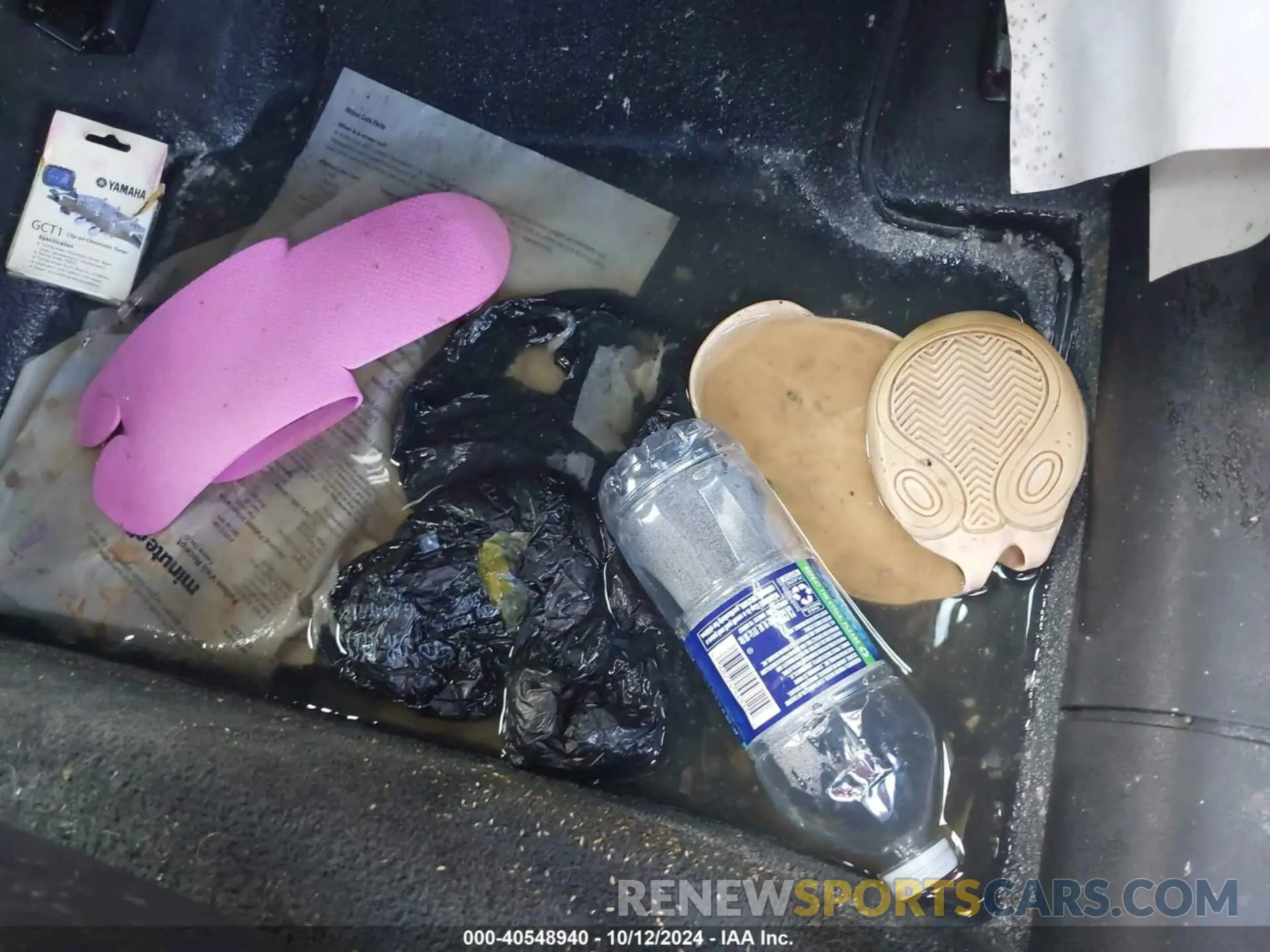 12 Photograph of a damaged car WP1AA2A58NLB00620 PORSCHE MACAN 2022