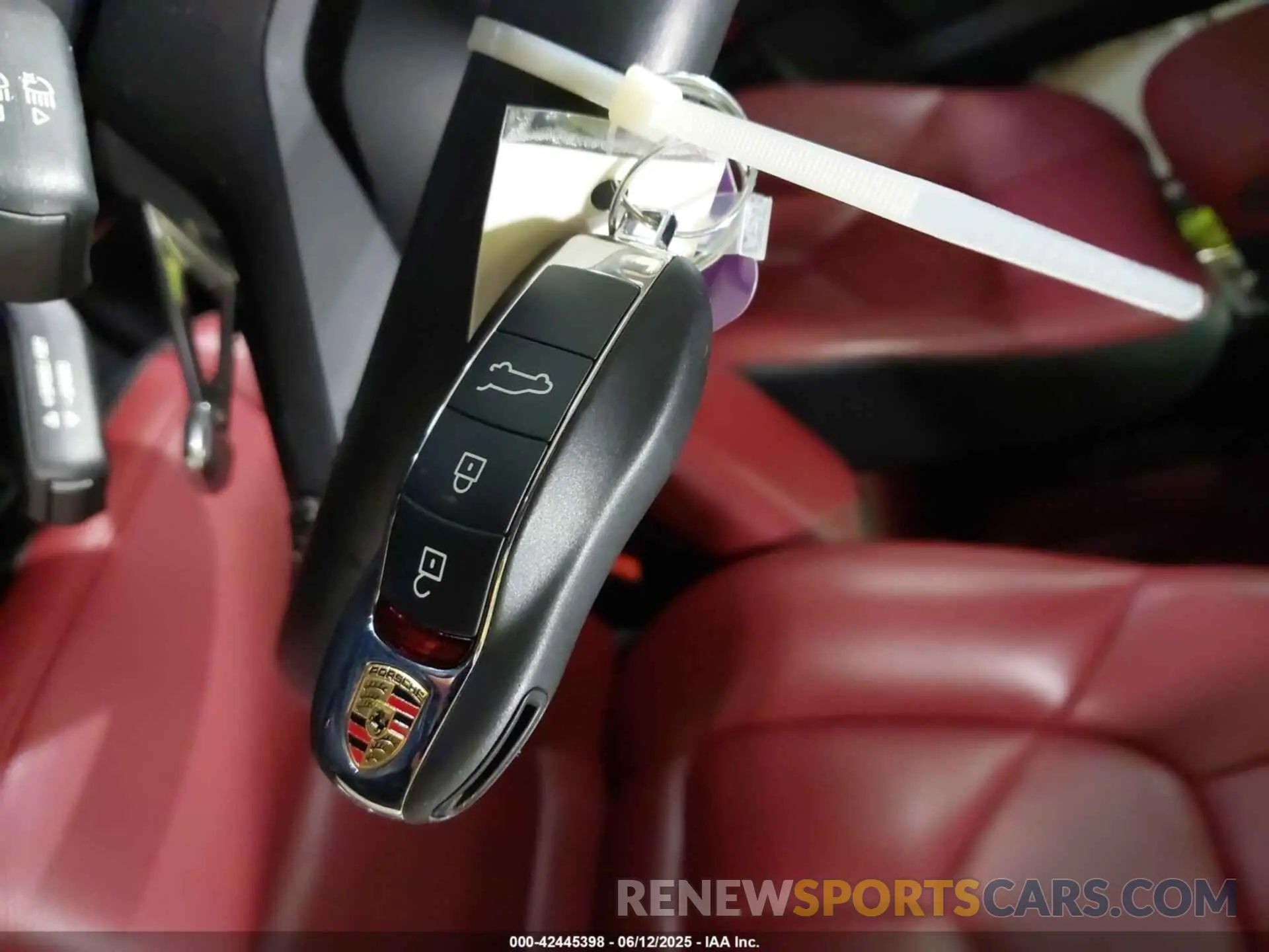 11 Photograph of a damaged car WP1AA2A58NLB11942 PORSCHE MACAN 2022