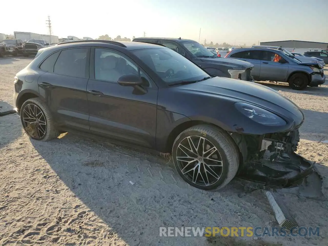 4 Photograph of a damaged car WP1AA2A59NLB00450 PORSCHE MACAN 2022